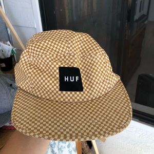 HUF 5 paneled checkered snapback hat
